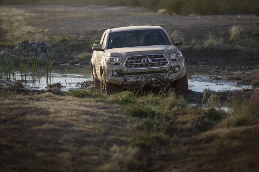  Toyota Tacoma TRD Off-Road Access Cab 2015 года  (фото 7 из 27)